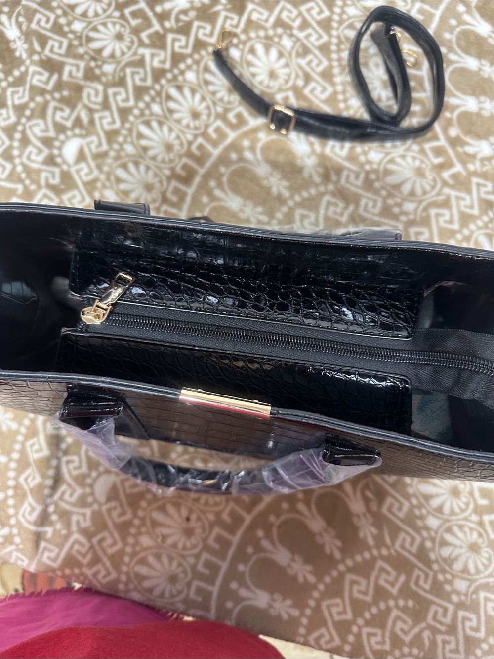 Black Croc-Embossed Patent Tote / crossbody Bag with Removable Strap - Picture 6 of 11